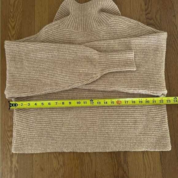 Lelis Collection heathered camel long sleeved rib knit sweater - S - Picture 7 of 9